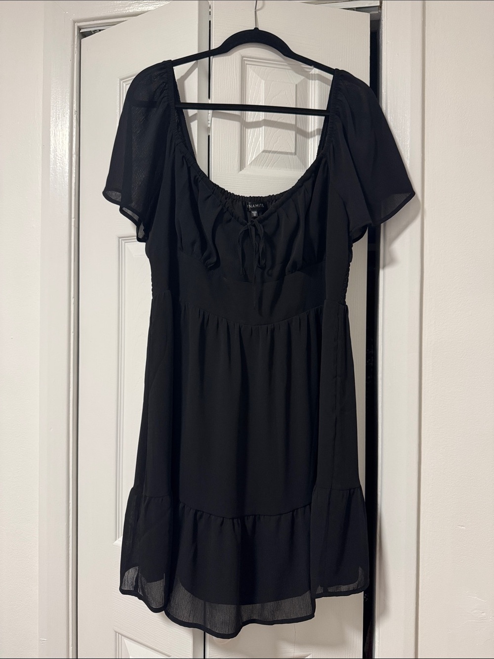 Dynamite Black Short Sleeve Scoop Neck Tiered Dress